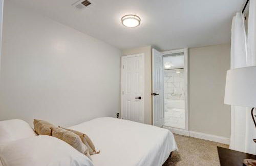 Elegant Urban Retreat - Walk To Patterson Park - Photo 6