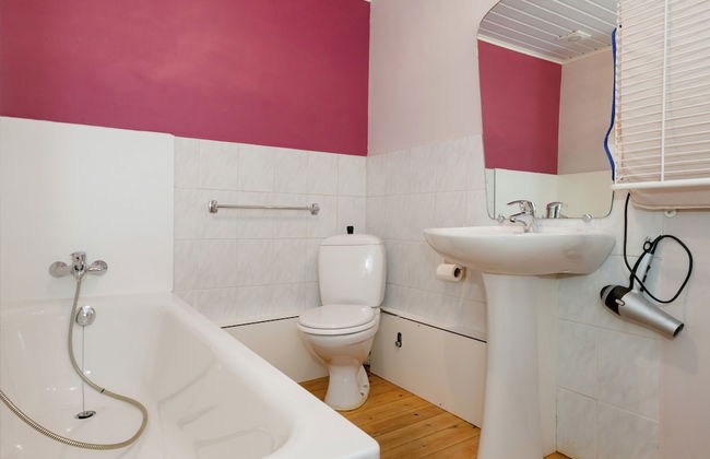 Modern Cottage With Private Garden in Waimes - Photo 17