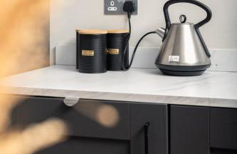 Modern 4-Bed Family Home with 5 Beds & Parking - Foto 13