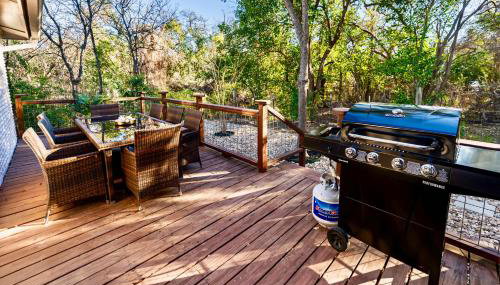 1 Mi to Campus! Creekside Austin Home with Game Room - Foto 2