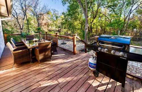 1 Mi to Campus! Creekside Austin Home with Game Room - Foto 2