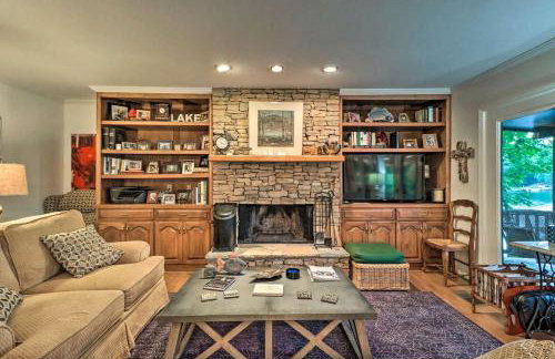 Delightful Waterfront Cabin Rental Overlooking Lake Martin, Elmore County, Alabama - Foto 2