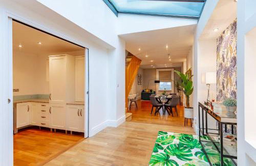 Luxury Spacious Flat For 4 Guests & Free Parking - Photo 11