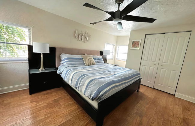 Charming 1940 Waterfront 2br-2ba Condo 2 Bedroom Condo by RedAwning - Foto 2