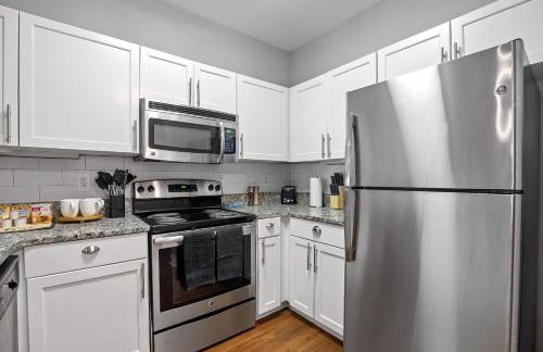 Luxury King Bed Suite - Pool - Gym - Parking - Foto 10