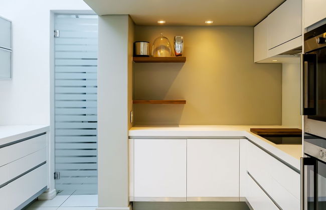 Exceptionally Unique Magnum Villa w Sea Views - Photo 8