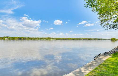 Steps to Mississippi River Cozy Hot Tub Haven! - Foto 26