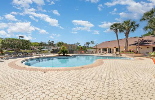 Family Home w/ Pool & Water Views, Near Disney - Foto 11