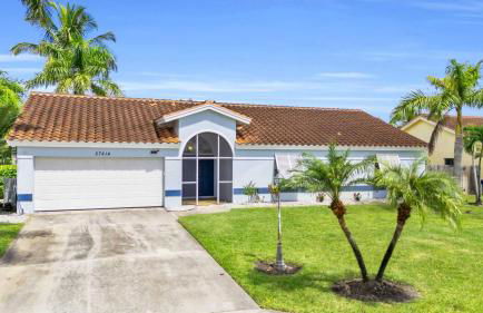 Charming Heated Pool Home - 3 miles to the Beach, Pet and Family Friendly -Available Year Round! - Photo 31