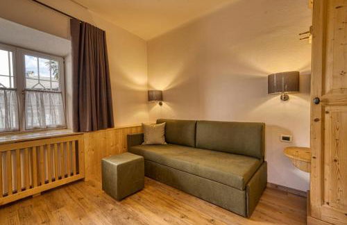 Kreuzwegerhof Nals - Historic Nature Stay with Pool near Meran & Bozen - Photo 66