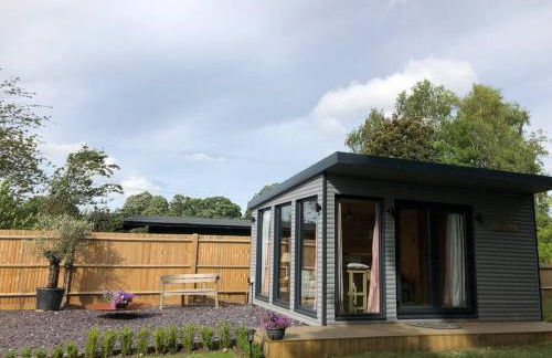 Self Contained Garden Studio with stunning views - Foto 1