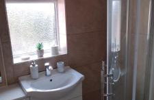 Brackenfield House in Great Barr, Birmingham near the Alexander Stadium and near the M6, with free WiFi, free parking and easy access to Walsall, West Bromwich, Aston Villa Football Ground, Star City and Birmingham City Centre - Foto 18