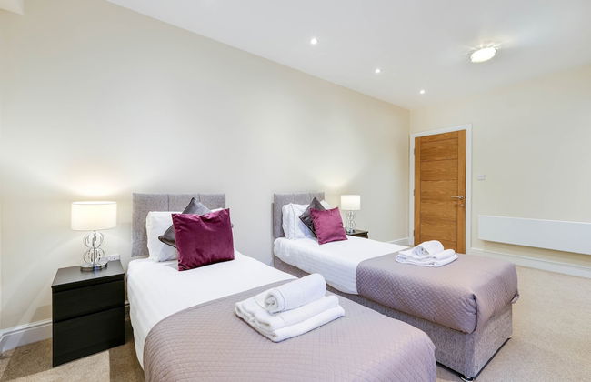 Luxury 3 Bedroom Apartment with Parking - Foto 12