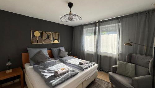 Central Comfort Home with Garden - Foto 3