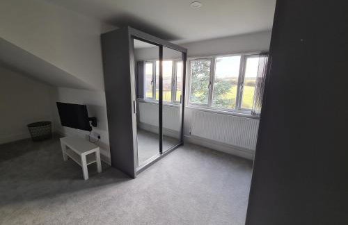 SAV 5 bedroom Executive detached house in Leiceste - Photo 18