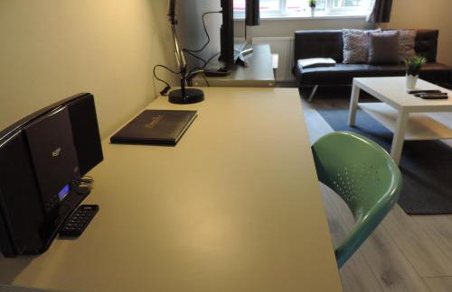 5 Bed Camberley Airport Accommodation - Foto 15