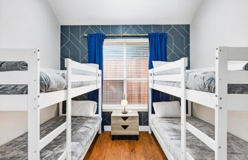 5BD 2BA Vacation Retreat w Pool Hot Tub & BBQ - Foto 37