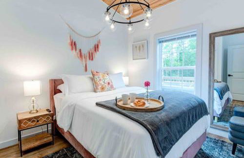 Luxury Modern Cabin with Hot Tub - Foto 11