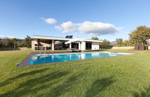 Elegant Villa Near Vieira do Minho with Pool - Foto 1