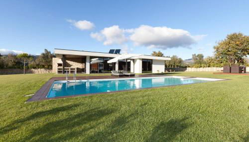 Elegant Villa Near Vieira do Minho with Pool - Foto 1