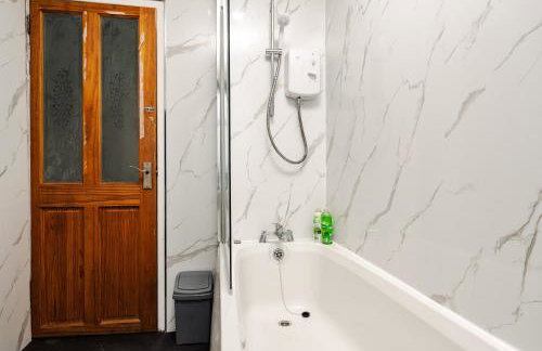 Modern 3-Bedroom Home in-Steps from Crown Point - Foto 17