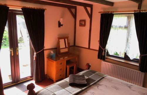 Stunning Rustic Home, New Forest National Park - Photo 32