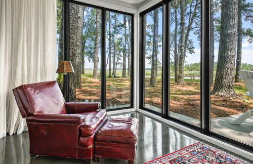 The Porter's Barn - fancy little waterfront home with deep-water boat dock and firepit - Foto 13