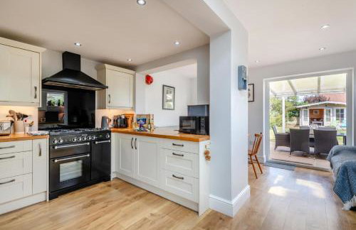 3 Bed in Wrentham oc-15mill - Photo 3