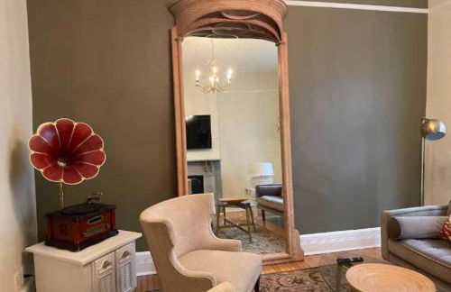 4 Bedroom 3 Story Townhouse with Free Parking - Foto 7