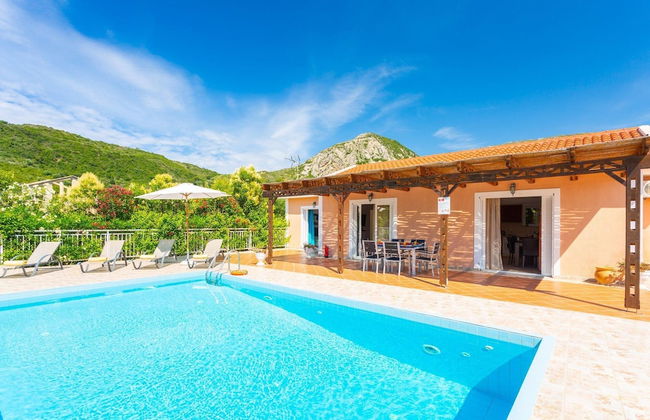 Villa Peach Large Private Pool Walk to Beach Sea Views A C Wifi Car Not Required - 2181 - Foto 7