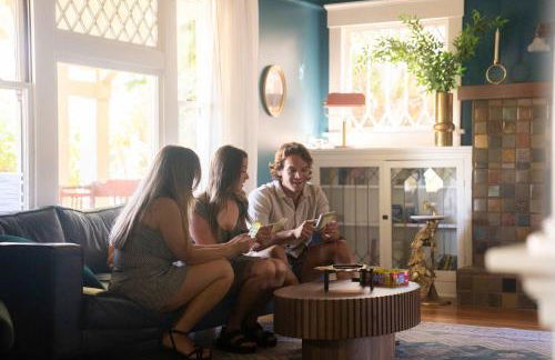 Gorgeous Eccentric Family Home with Cowboy Pool - Foto 13