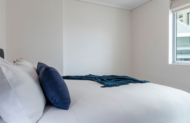 Oaks Brisbane Casino Tower Suites - Photo 4