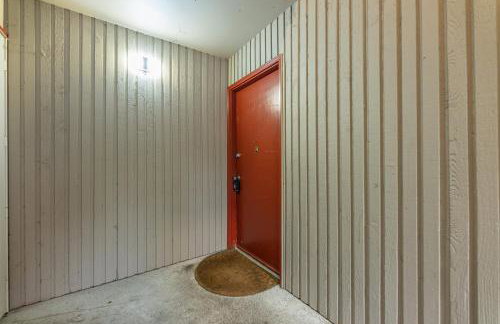 Cute Delightfully Remodeled Spacious Condo condo - Foto 45