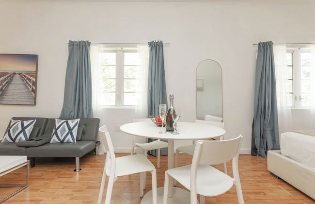 Boutique Apartments Convention Center - Photo 39