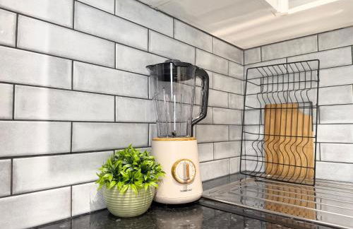 'The Luxury Snug' - A Charming Modern Luxury 2-Bed Flat with Parkview - Free Parking - Foto 19