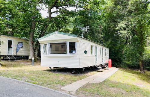 2 Bedroom Caravan GW39, Thorness Bay, Isle of Wight, Dog Friendly - Foto 1