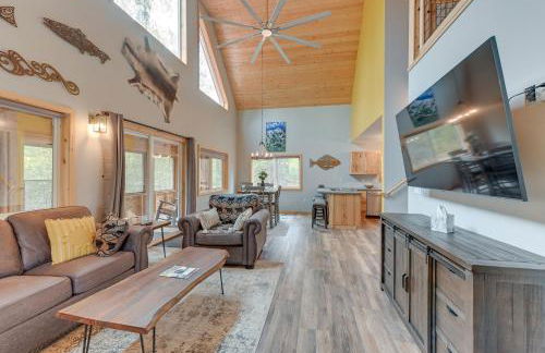 Soldotna Home with 2 Living Areas and Spacious Porch - Photo 5