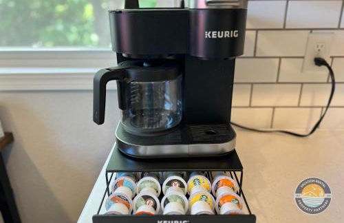 New Pet Friendly Walking Distance to Lake Front - Foto 10