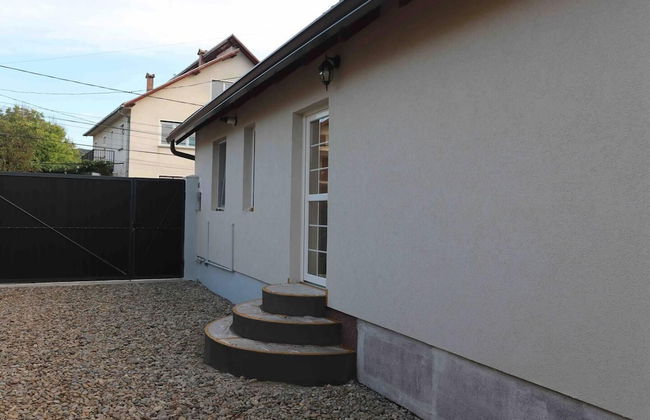 Impeccable 2-bed House in Albești - Foto 40