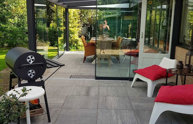 Bright Holiday Home in Lanaken near Lake with Garden - Foto 17