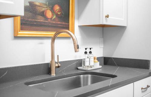 Modern Loft | Parking Included, Walk to Downtown - Foto 18