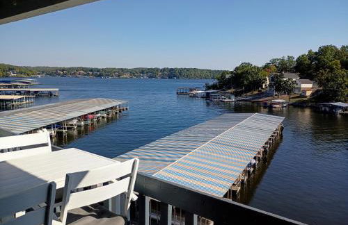 F Lakefront! Remodeled, Sleeps 4, Boat Slip, Patio, WiFi, Cable, Pool - Foto 10