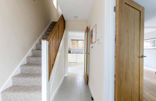 Spacious Modern Garden Family Home - Photo 14