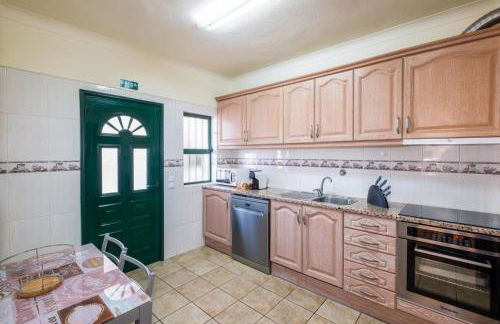 Villa Sequeira - Private Pool - Free WIFI - BY BEDZY - Foto 14