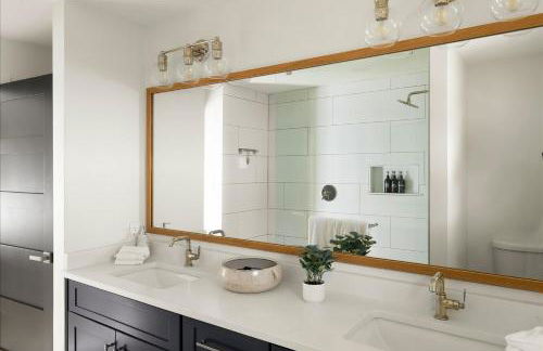 Lake View Modern Farmhouse Hot Tub 2 Suites - Foto 13