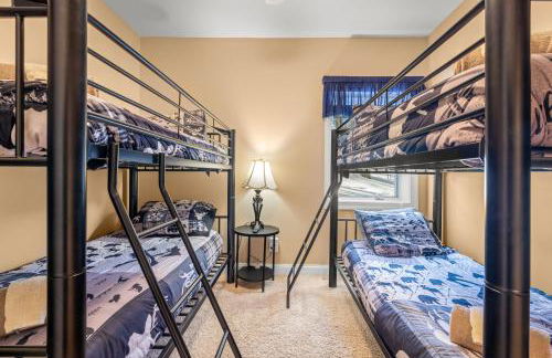 Spacious Family Retreat-Hot tub & Game Room - Foto 38