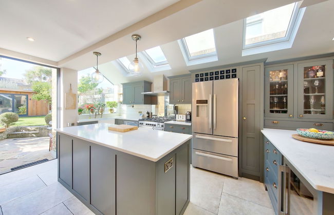 House - Sleeps 8 - Garden - Children's Play Area - Foto 13