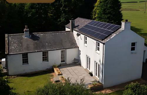 Large country house with garden, outdoor spa area & games room with Hot Tub and Fire Pit - Foto 1