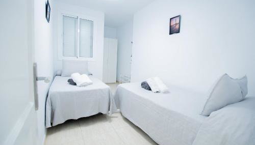AriCentro - Casa Vacacional de 3 dormitorios cerca del aeropuerto - Foto 4