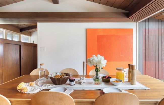 La Jolla Mid-century by Avantstay Private Pool, Outdoor Living + Ocean Views - Photo 12